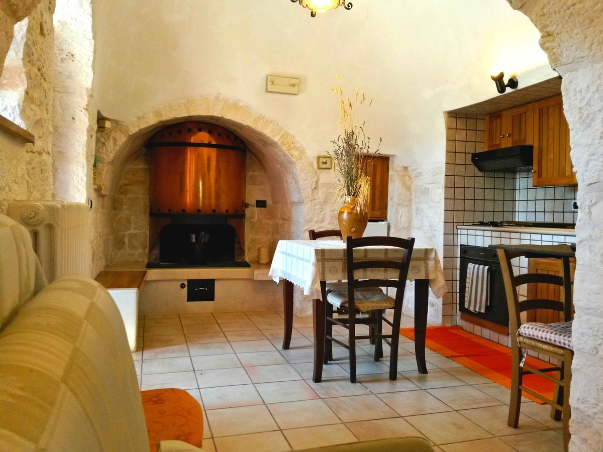 I Trulli Degli Ulivi Villa Locorotondo Bagian luar foto