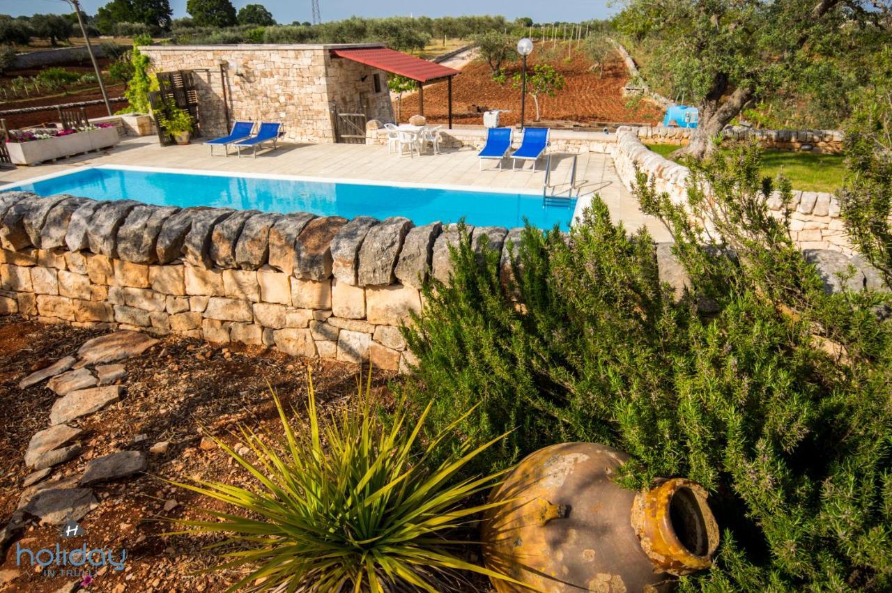 I Trulli Degli Ulivi Villa Locorotondo Bagian luar foto