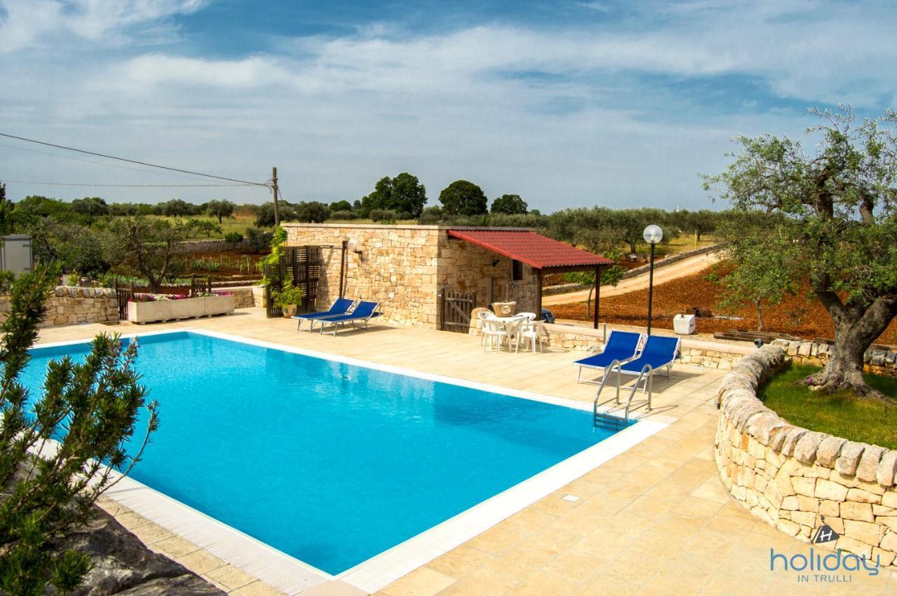 I Trulli Degli Ulivi Villa Locorotondo Bagian luar foto