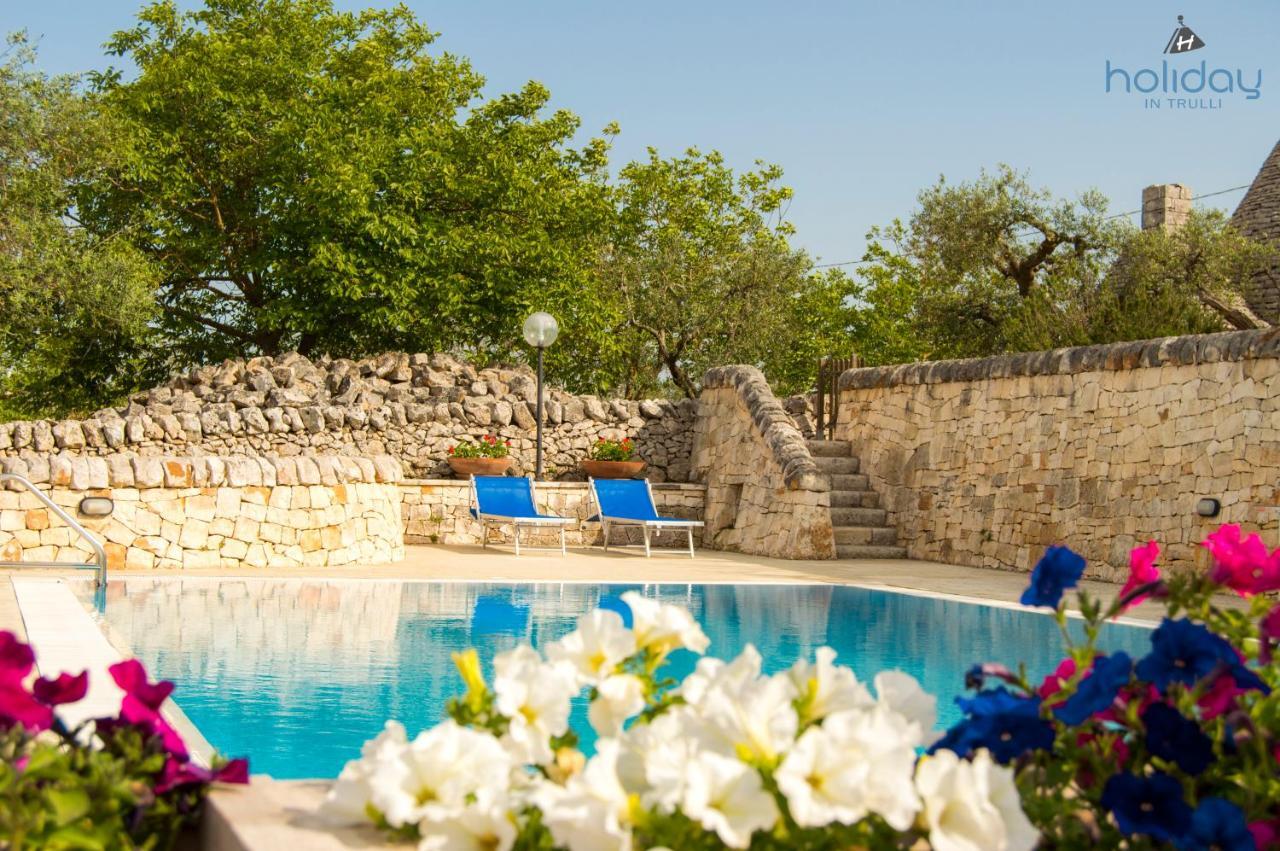 I Trulli Degli Ulivi Villa Locorotondo Bagian luar foto