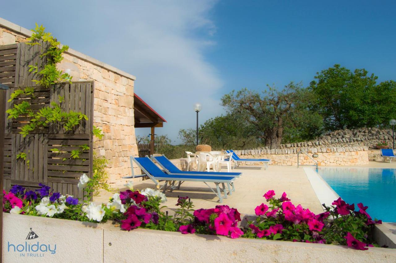 I Trulli Degli Ulivi Villa Locorotondo Bagian luar foto